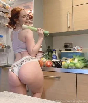 Ella Hughes / EllaHughesXXX / hughesthatgurl nude photo #0043