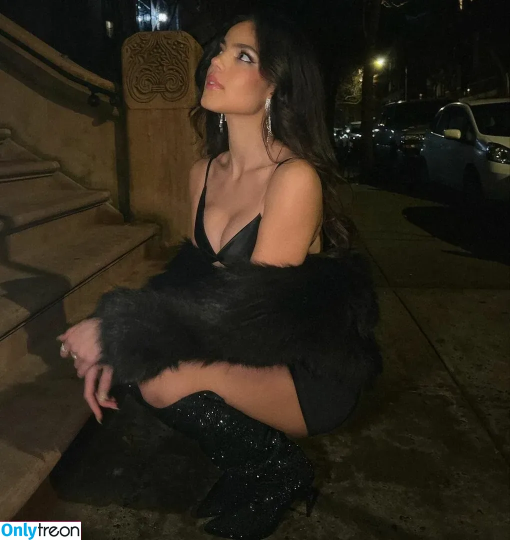 Ella Mendelsohn nude photo #0004 (ellamendelsohn)