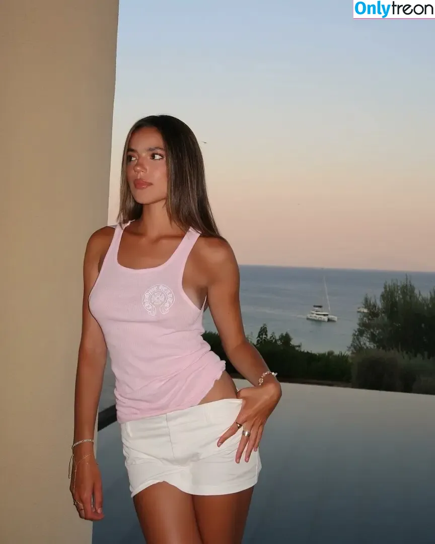 Ella Mendelsohn nude photo #0494 (ellamendelsohn)