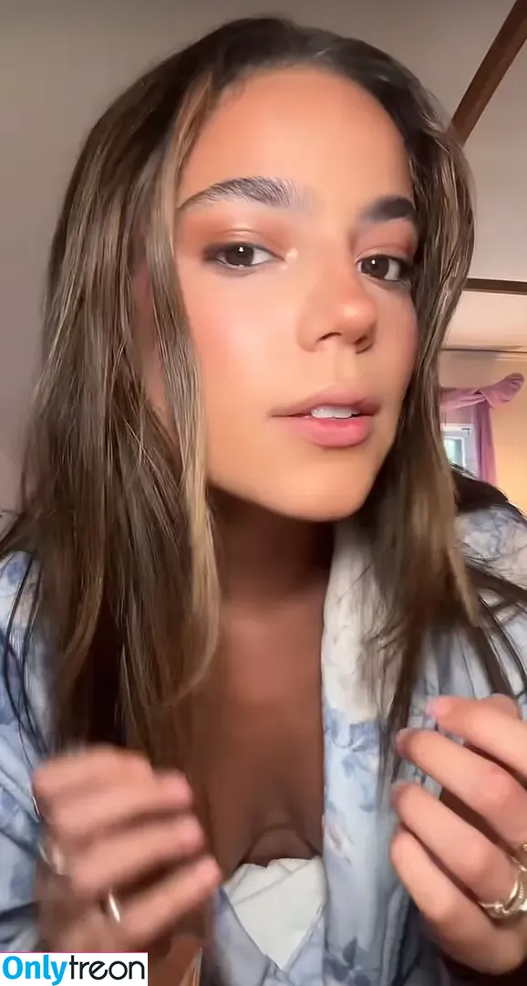 Ella Mendelsohn nude photo #0737 (ellamendelsohn)