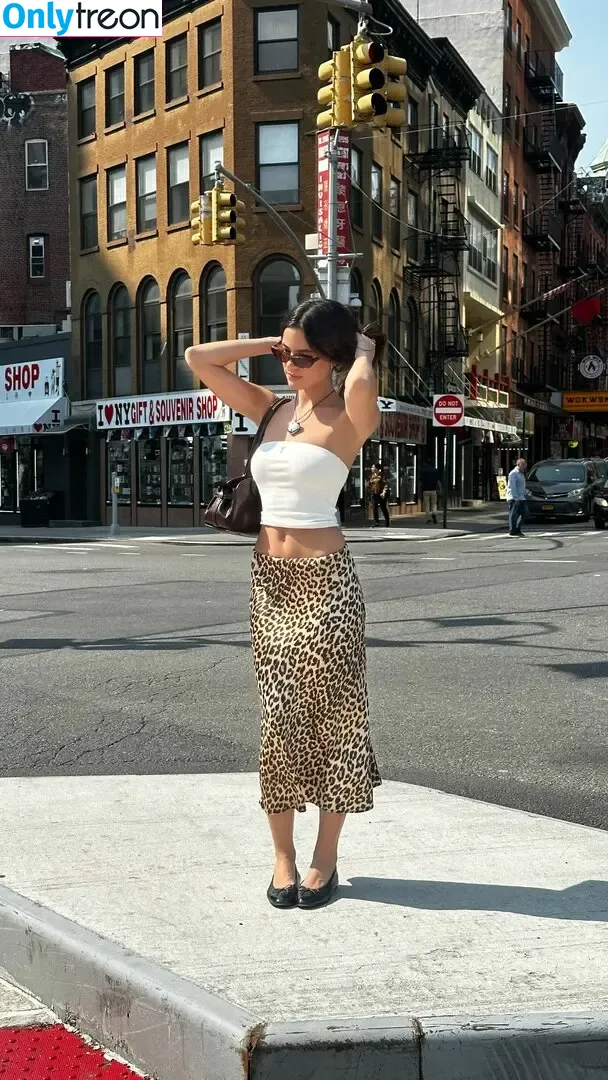 Ella Mendelsohn nude photo #1346 (ellamendelsohn)