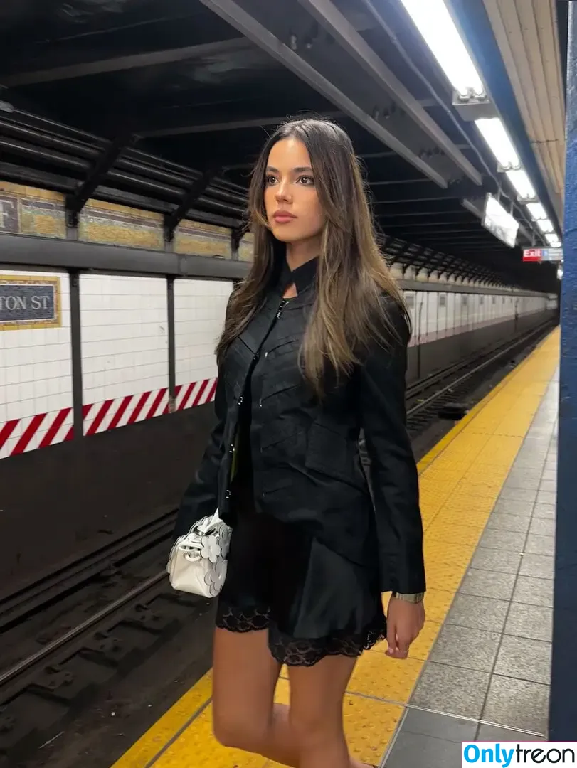 Ella Mendelsohn nude photo #1350 (ellamendelsohn)
