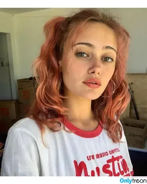 Ella Purnell / GRAYLINGPURNELL / ella_purnell nude photo #0295