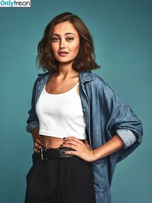 Ella Purnell / GRAYLINGPURNELL / ella_purnell nude photo #0330