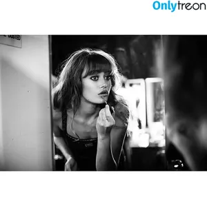 Ella Purnell / GRAYLINGPURNELL / ella_purnell nude photo #0359