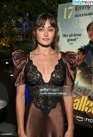 Ella Purnell / GRAYLINGPURNELL / ella_purnell nude photo #0397