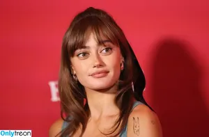 Ella Purnell / GRAYLINGPURNELL / ella_purnell nude photo #0459