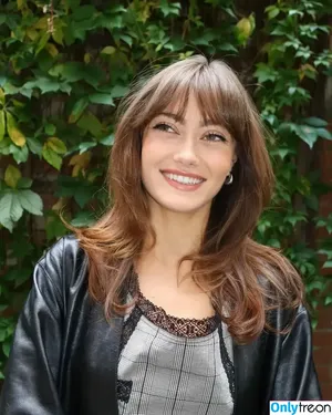 Ella Purnell / GRAYLINGPURNELL / ella_purnell nude photo #0574