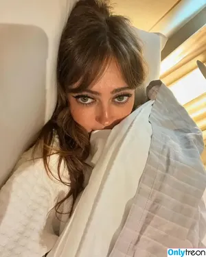 Ella Purnell / GRAYLINGPURNELL / ella_purnell nude photo #0579