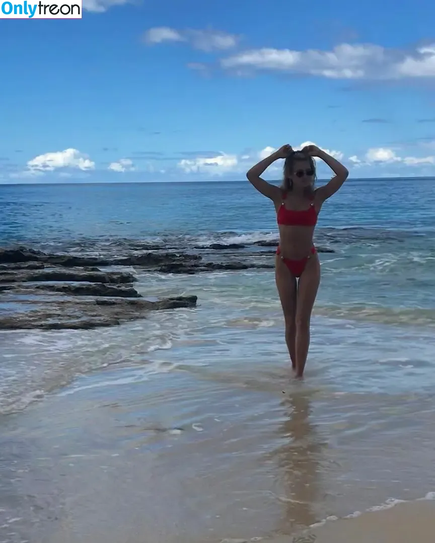 Ella Purnell nude photo #0371 (GRAYLINGPURNELL / ella_purnell)
