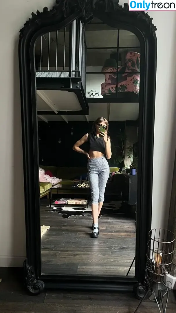 Ella Purnell nude photo #0408 (GRAYLINGPURNELL / ella_purnell)