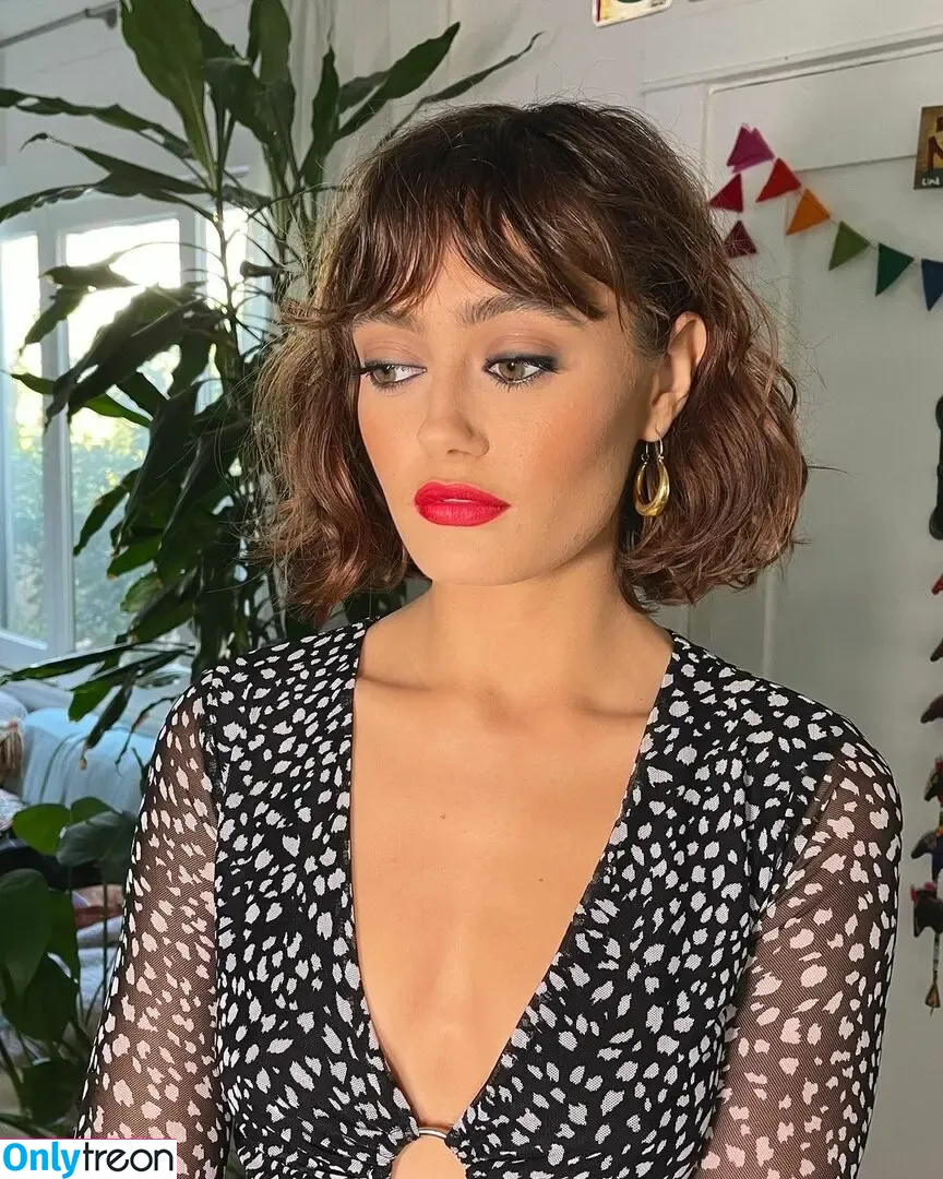 Ella Purnell nude photo #0424 (GRAYLINGPURNELL / ella_purnell)