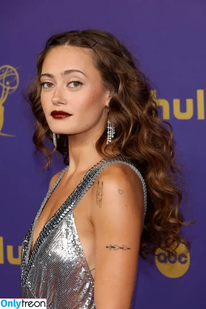 Ella Purnell nude photo #0444 (GRAYLINGPURNELL / ella_purnell)