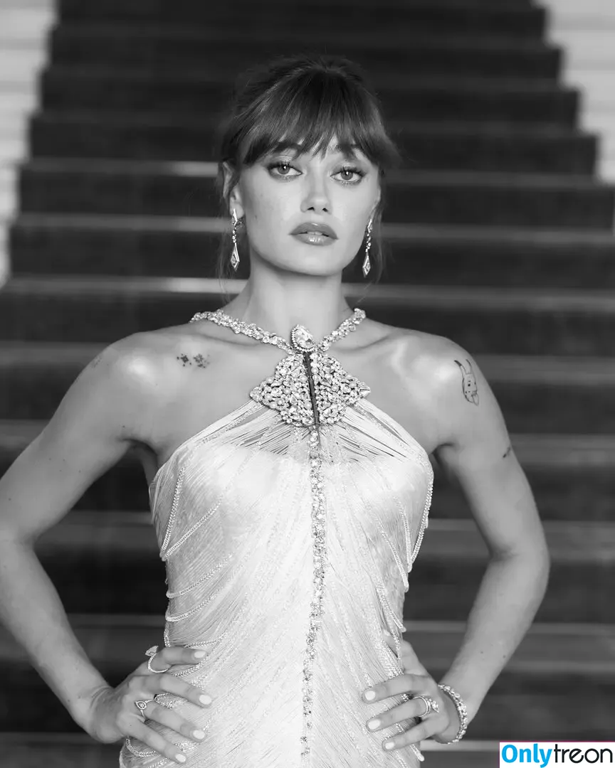Ella Purnell nude photo #0506 (GRAYLINGPURNELL / ella_purnell)