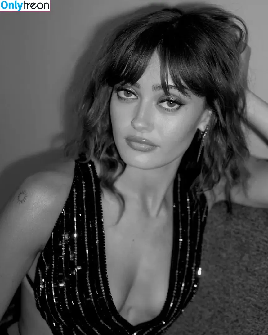 Ella Purnell nude photo #0514 (GRAYLINGPURNELL / ella_purnell)