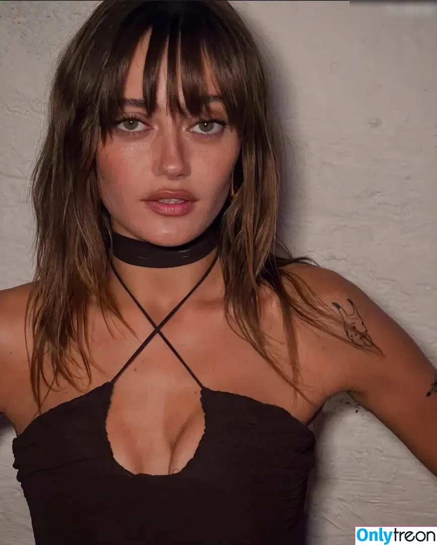 Ella Purnell nude photo #0549 (GRAYLINGPURNELL / ella_purnell)