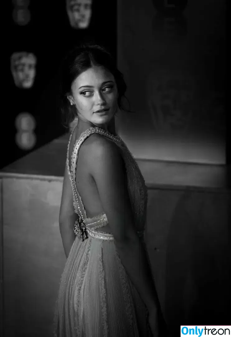 Ella Purnell nude photo #0712 (GRAYLINGPURNELL / ella_purnell)