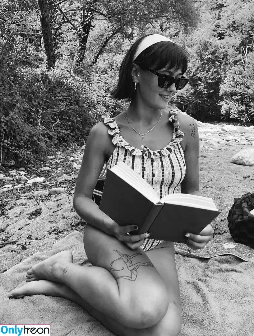 Ella Purnell nude photo #0860 (GRAYLINGPURNELL / ella_purnell)