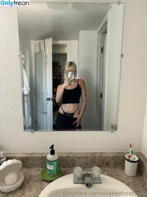 ellabeefreshman / ellamberman nude photo #0017