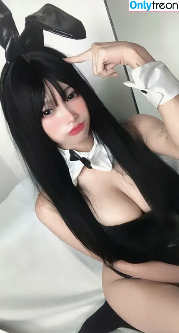 Ellacos nude photo #0212 (june_likeamonth)
