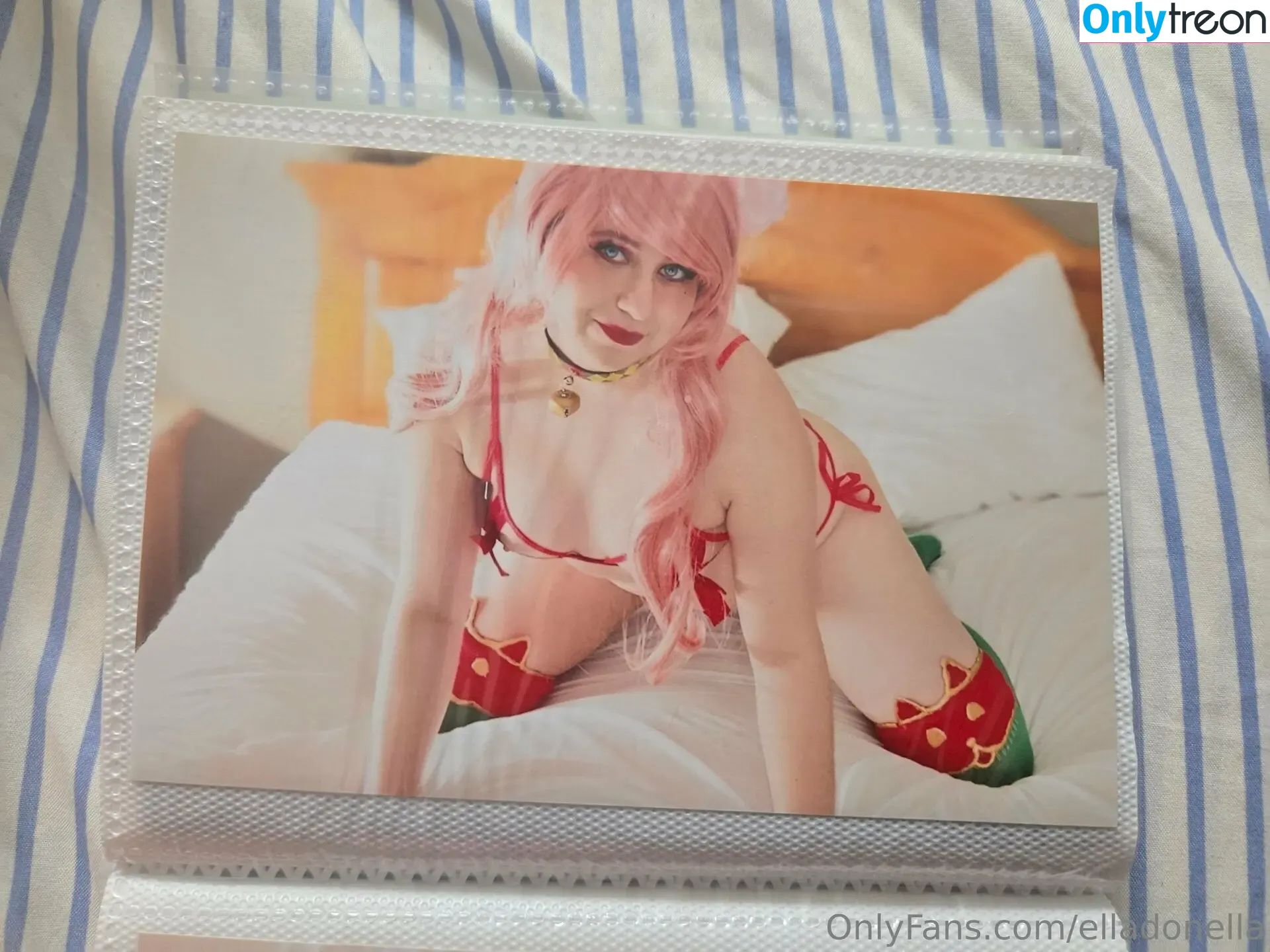 elladonella nude photo #0091 (elladonella)