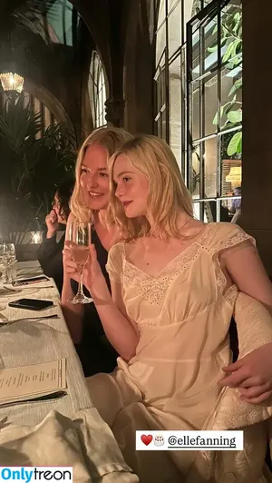 Elle Fanning / ellefanning nude photo #2868