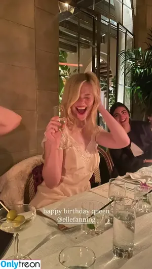 Elle Fanning / ellefanning nude photo #2869