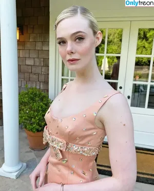 Elle Fanning / ellefanning nude photo #2880