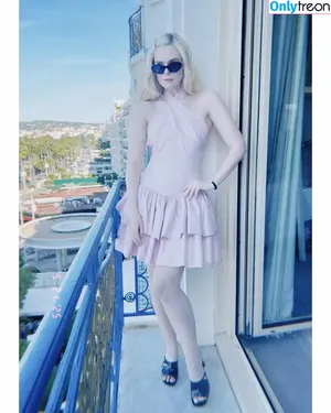 Elle Fanning / ellefanning nude photo #2890