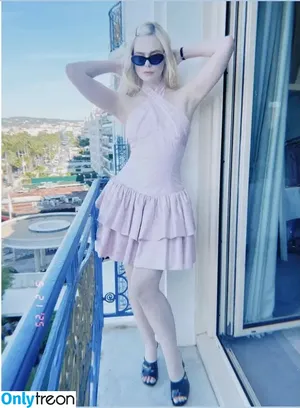 Elle Fanning / ellefanning nude photo #2893