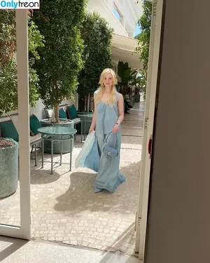 Elle Fanning / ellefanning nude photo #2896