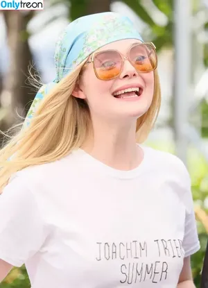 Elle Fanning / ellefanning nude photo #2900