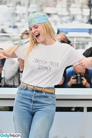 Elle Fanning / ellefanning nude photo #2902