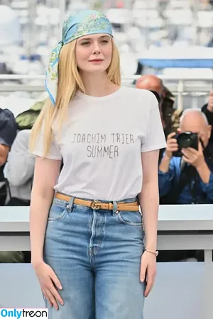 Elle Fanning / ellefanning nude photo #2905