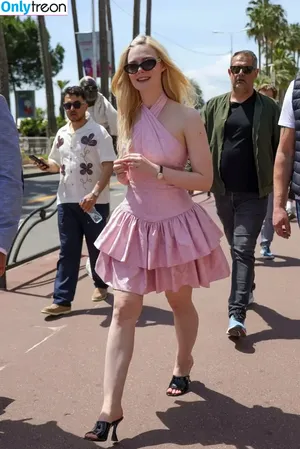 Elle Fanning / ellefanning nude photo #2912