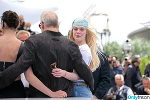 Elle Fanning / ellefanning nude photo #2932