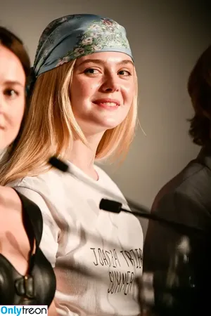 Elle Fanning / ellefanning nude photo #2943