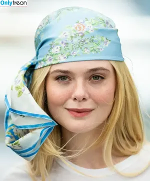 Elle Fanning / ellefanning nude photo #2946
