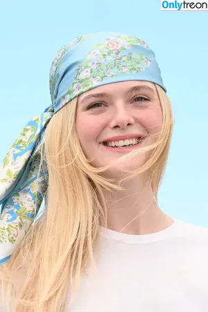 Elle Fanning / ellefanning nude photo #2947