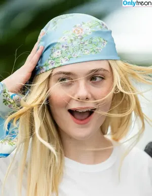 Elle Fanning / ellefanning nude photo #2949