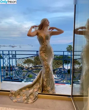 Elle Fanning / ellefanning nude photo #2959