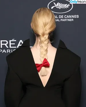 Elle Fanning / ellefanning nude photo #2969