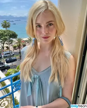 Elle Fanning / ellefanning nude photo #2973