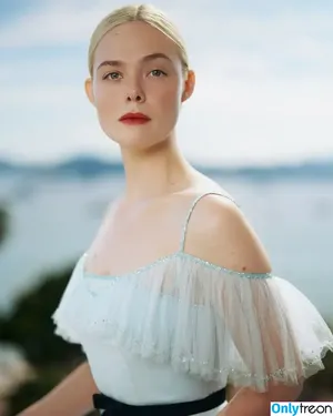 Elle Fanning / ellefanning nude photo #2975