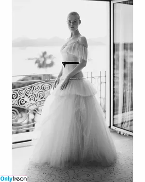 Elle Fanning / ellefanning nude photo #2977