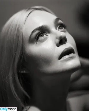Elle Fanning / ellefanning nude photo #2989