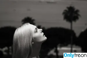 Elle Fanning / ellefanning nude photo #2990