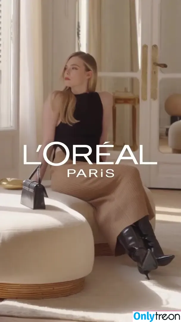 Elle Fanning nude photo #2874 (ellefanning)
