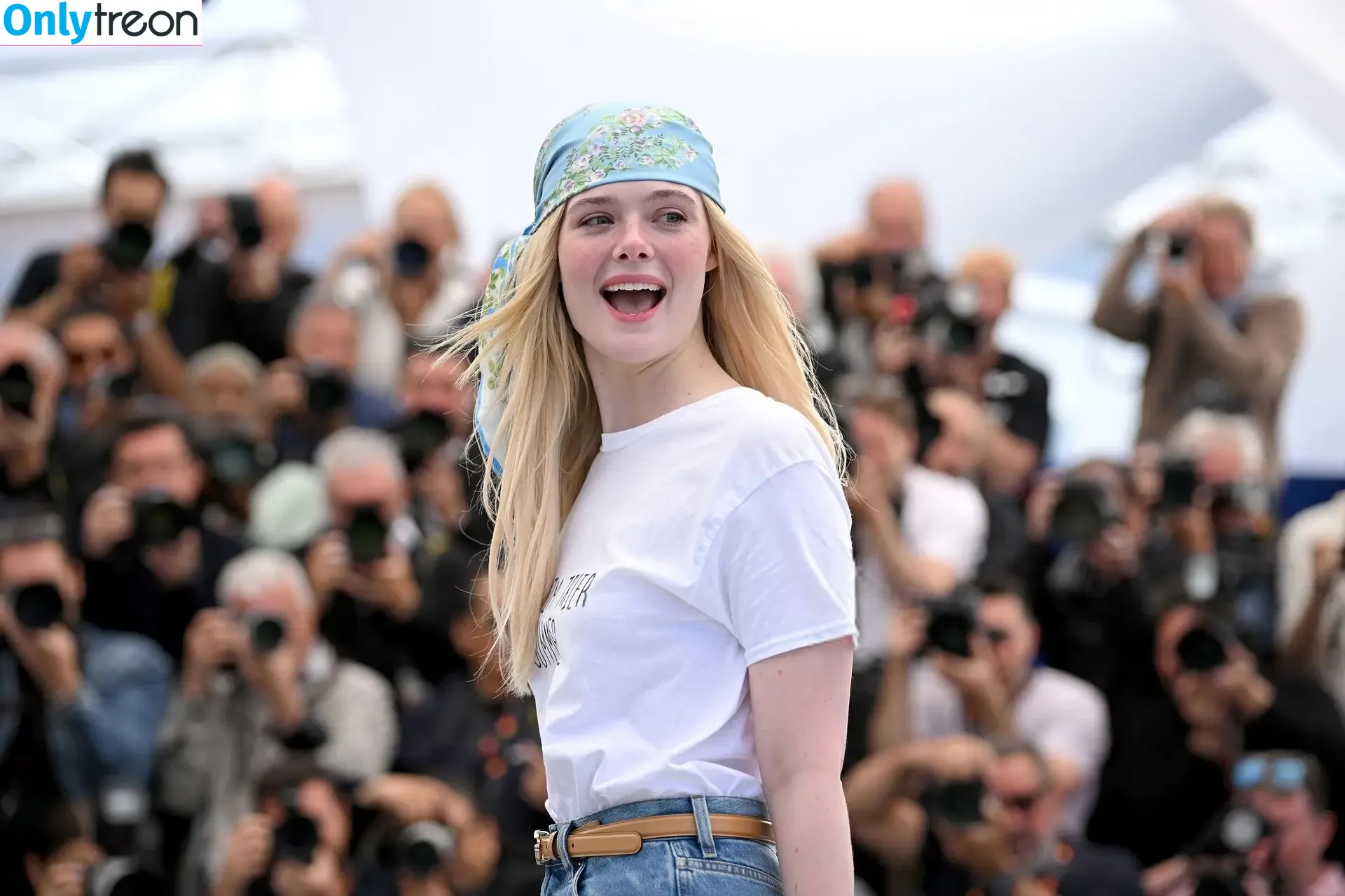 Elle Fanning nude photo #2920 (ellefanning)