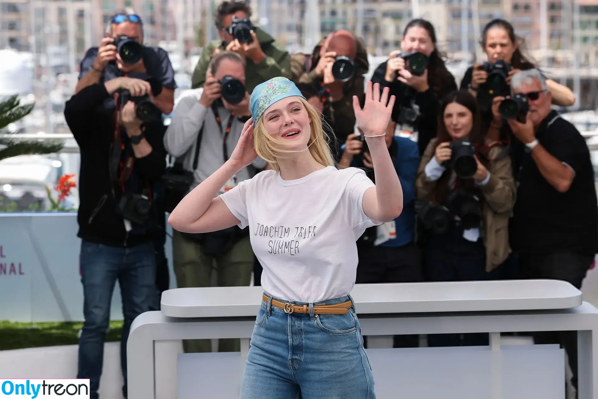 Elle Fanning nude photo #2938 (ellefanning)